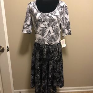 2XL Lularoe Noir & Blanc Nicole Dress